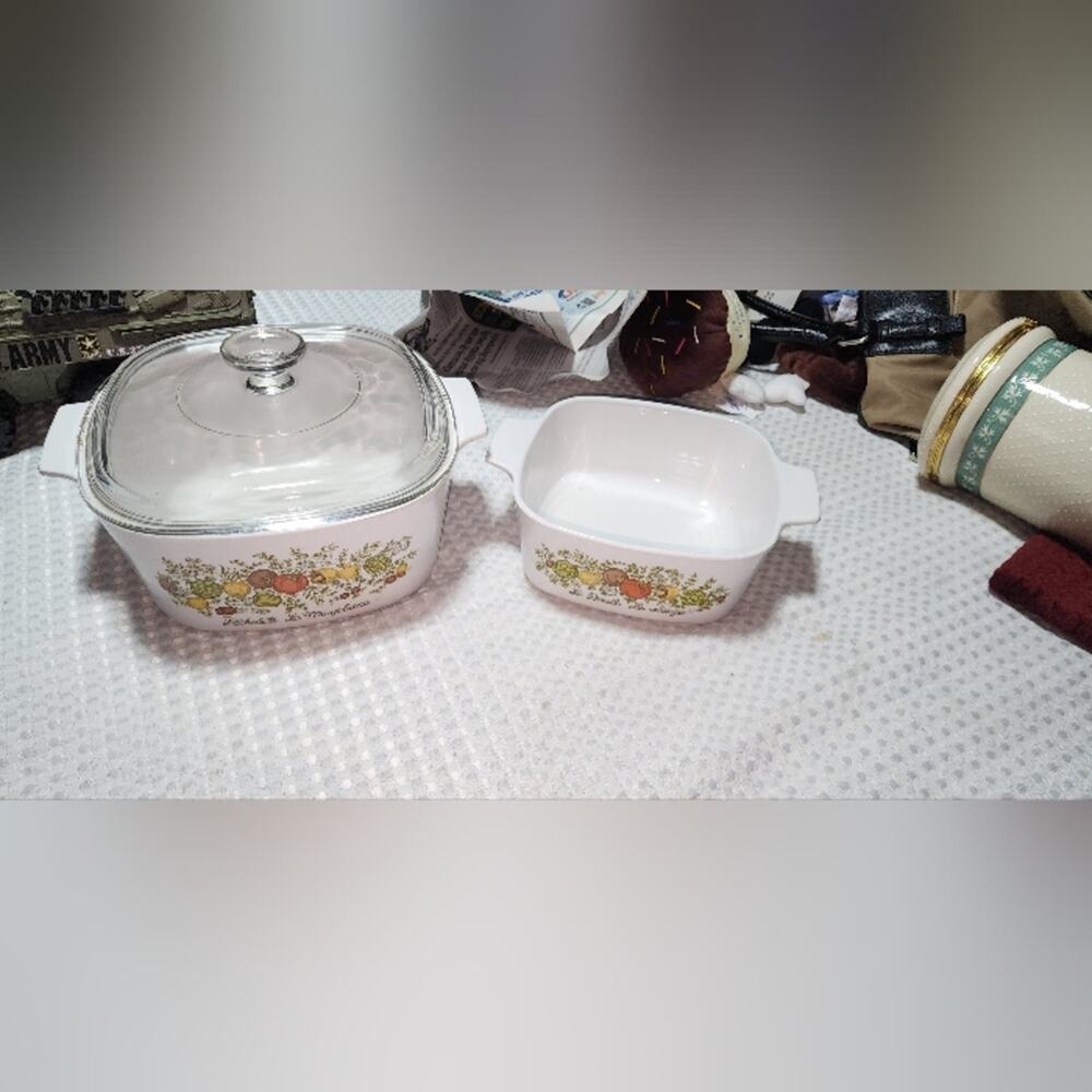 CORNING WEAR EUC VINTAGE SPICE OF LIFE PYREX BAKEWEAR SET. 2 PIECES